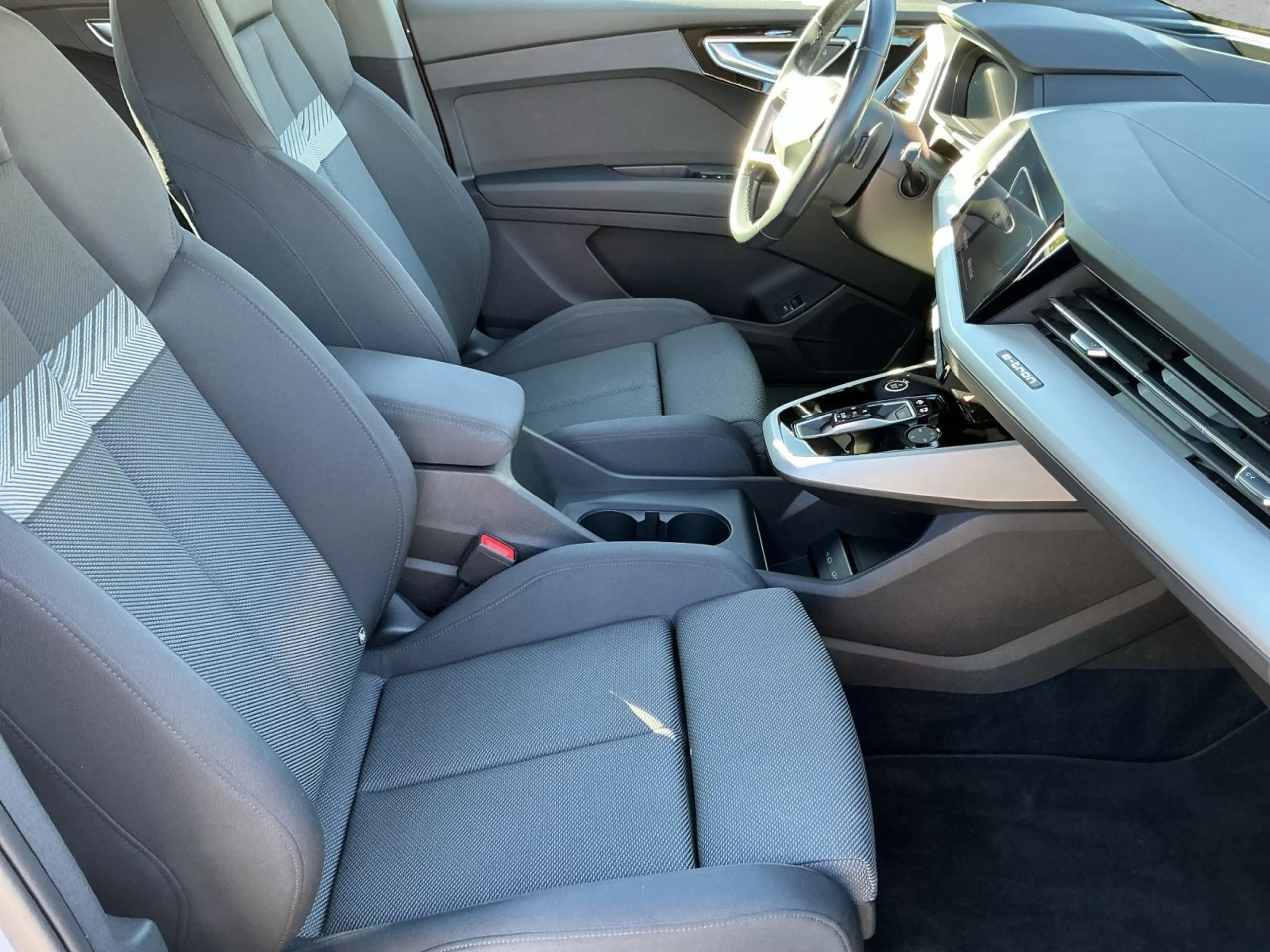 Audi Q4 e-tron 40 S-LINE MATRIX+NAVI+HuD+RFK+ACC+20" — photo 13