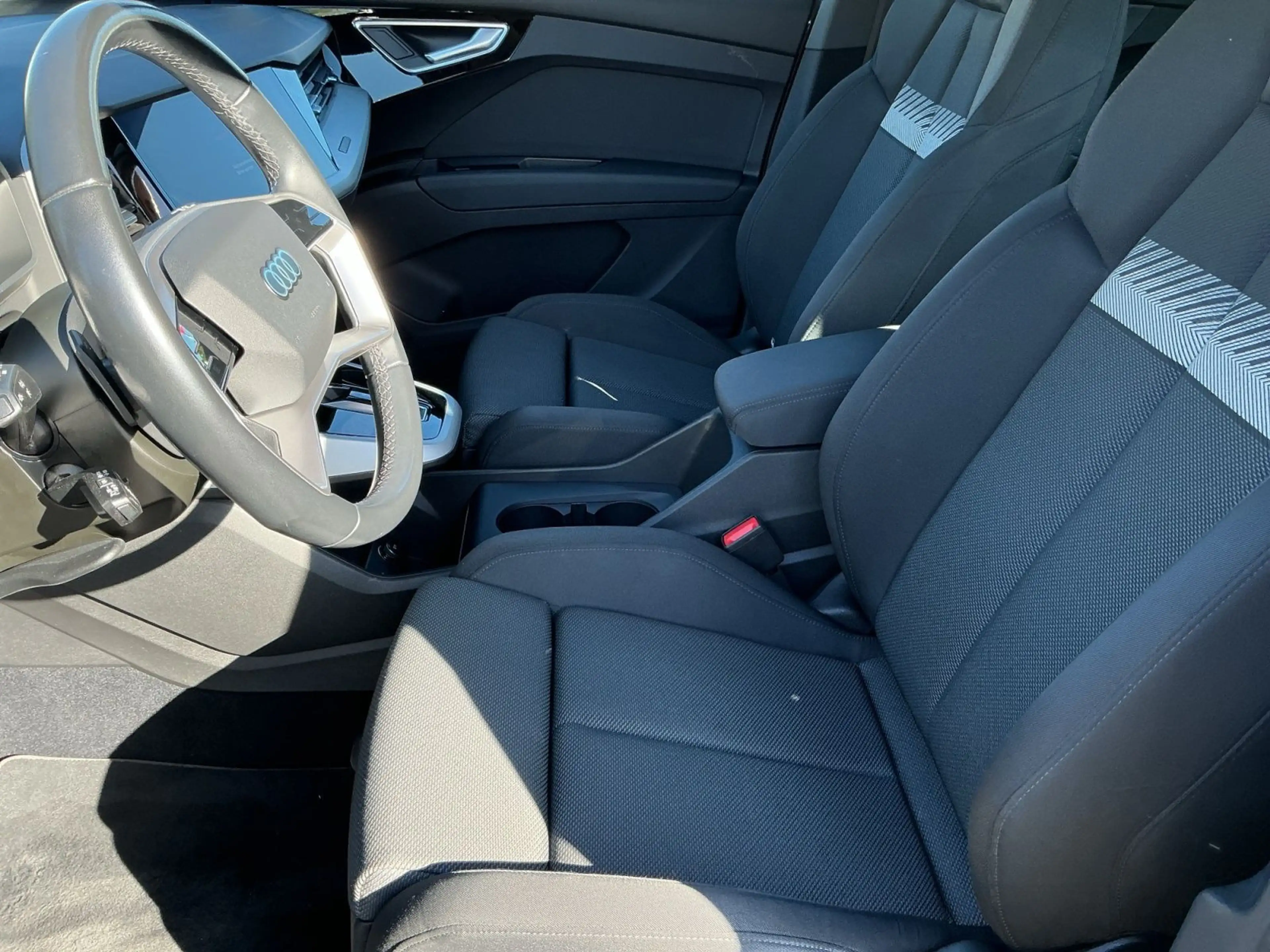 Audi Q4 e-tron 40 S-LINE MATRIX+NAVI+HuD+RFK+ACC+20" — photo 12