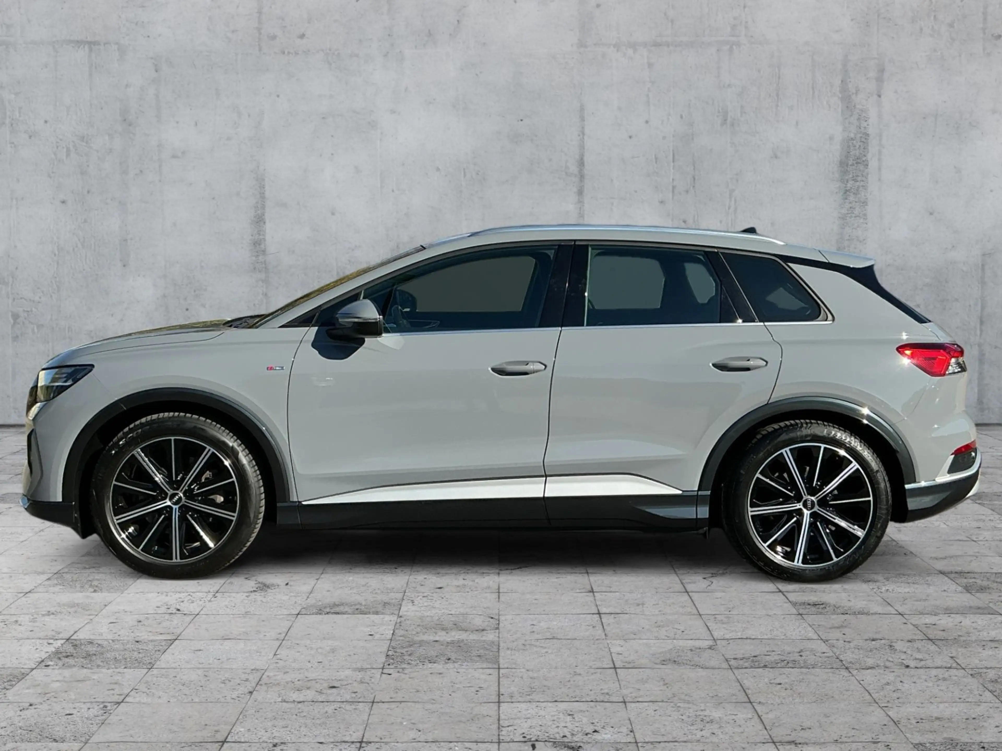 Audi Q4 e-tron 40 S-LINE MATRIX+NAVI+HuD+RFK+ACC+20" — photo 4