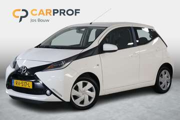 1.0 VVT-i x-play Airco | Camera | Bluetooth | NAP.