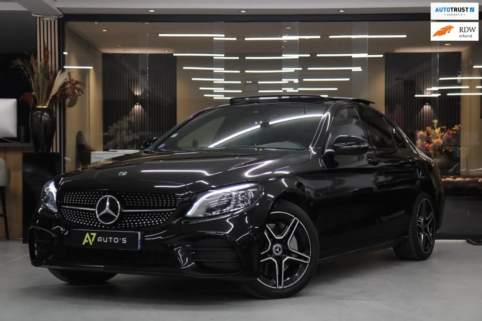 Mercedes-Benz C 300 AMG 300e/PANO/LEER/DEALER-OH/STOELVER/VOL Negro - 1