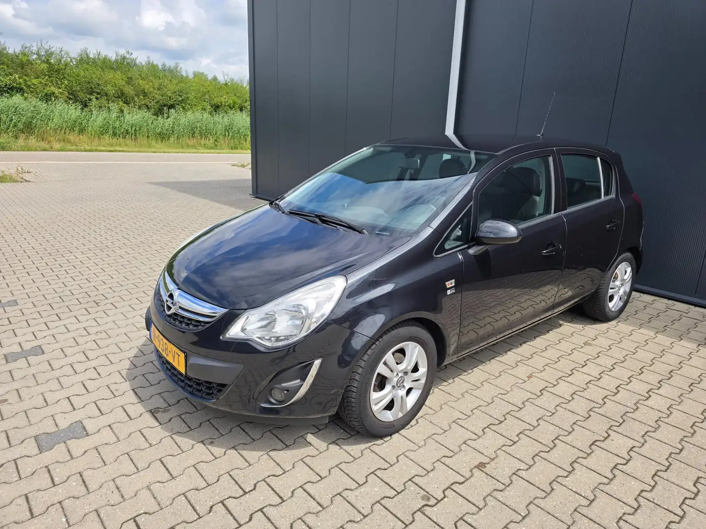 Opel Corsa 1.2-16V Cosmo Apk|Onderhouden|rijdt perfect! Zwart - 2