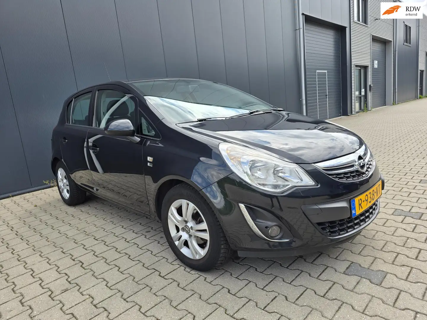 Opel Corsa 1.2-16V Cosmo Apk|Onderhouden|rijdt perfect! Zwart - 1