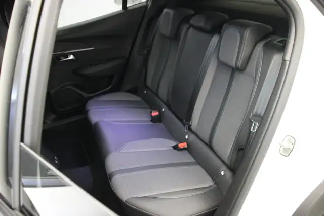 Peugeot 2008 view 10