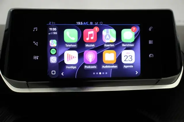 Peugeot 2008 view 5