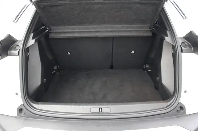 Peugeot 2008 view 11