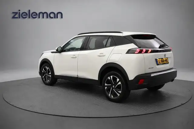 Peugeot 2008 view 3