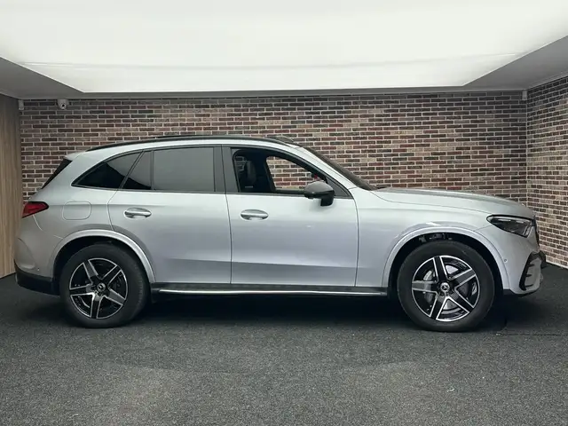 Mercedes-Benz GLC Class view 4