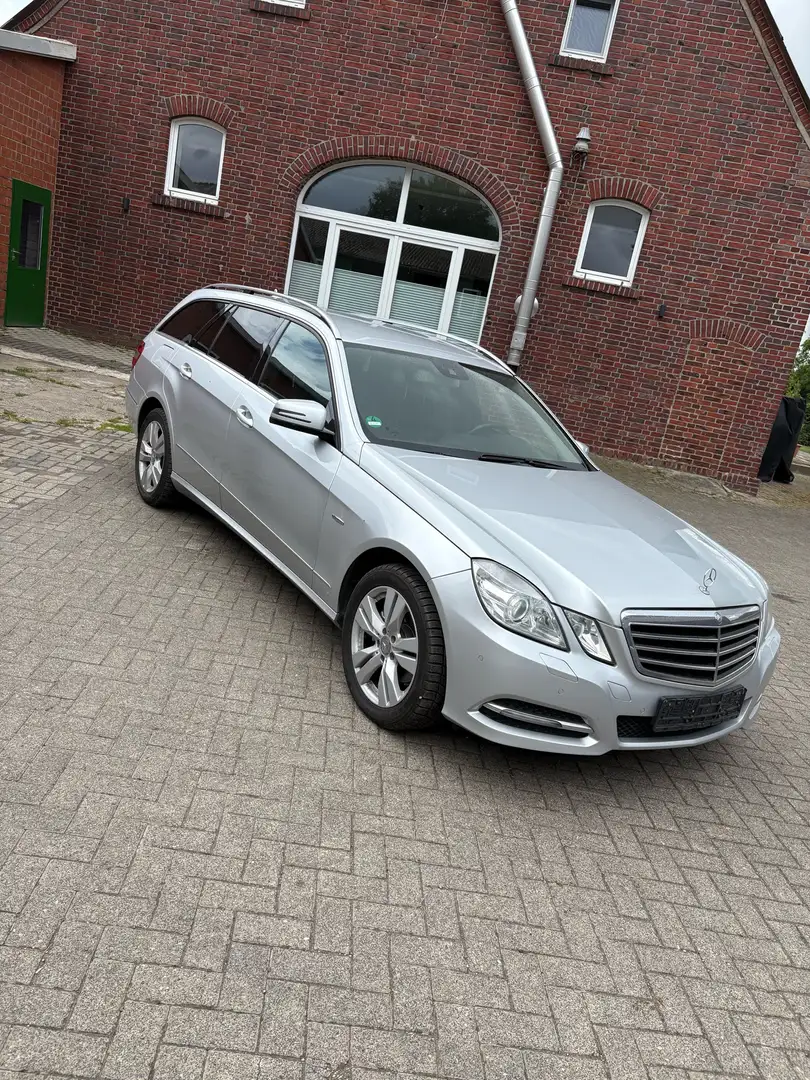 Mercedes-Benz E 220 E 220 CDI BlueEfficiency (212.202) Grau - 1