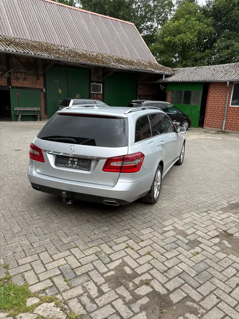 Mercedes-Benz E 220 E 220 CDI BlueEfficiency (212.202) Grau - 2