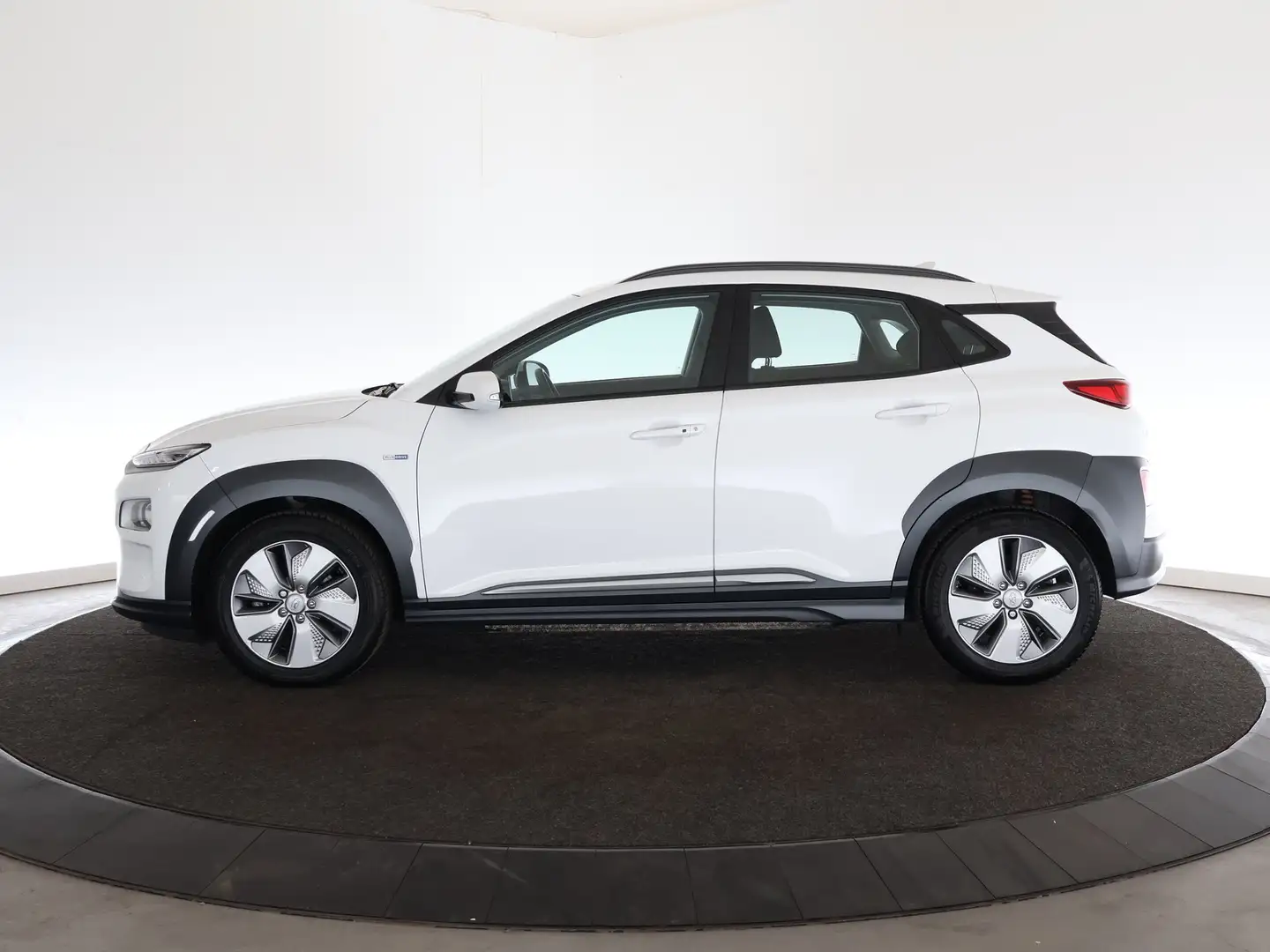 Hyundai KONA EV Comfort 64 kWh | Navi | Clima | Premium Hifi |* Blanc - 2