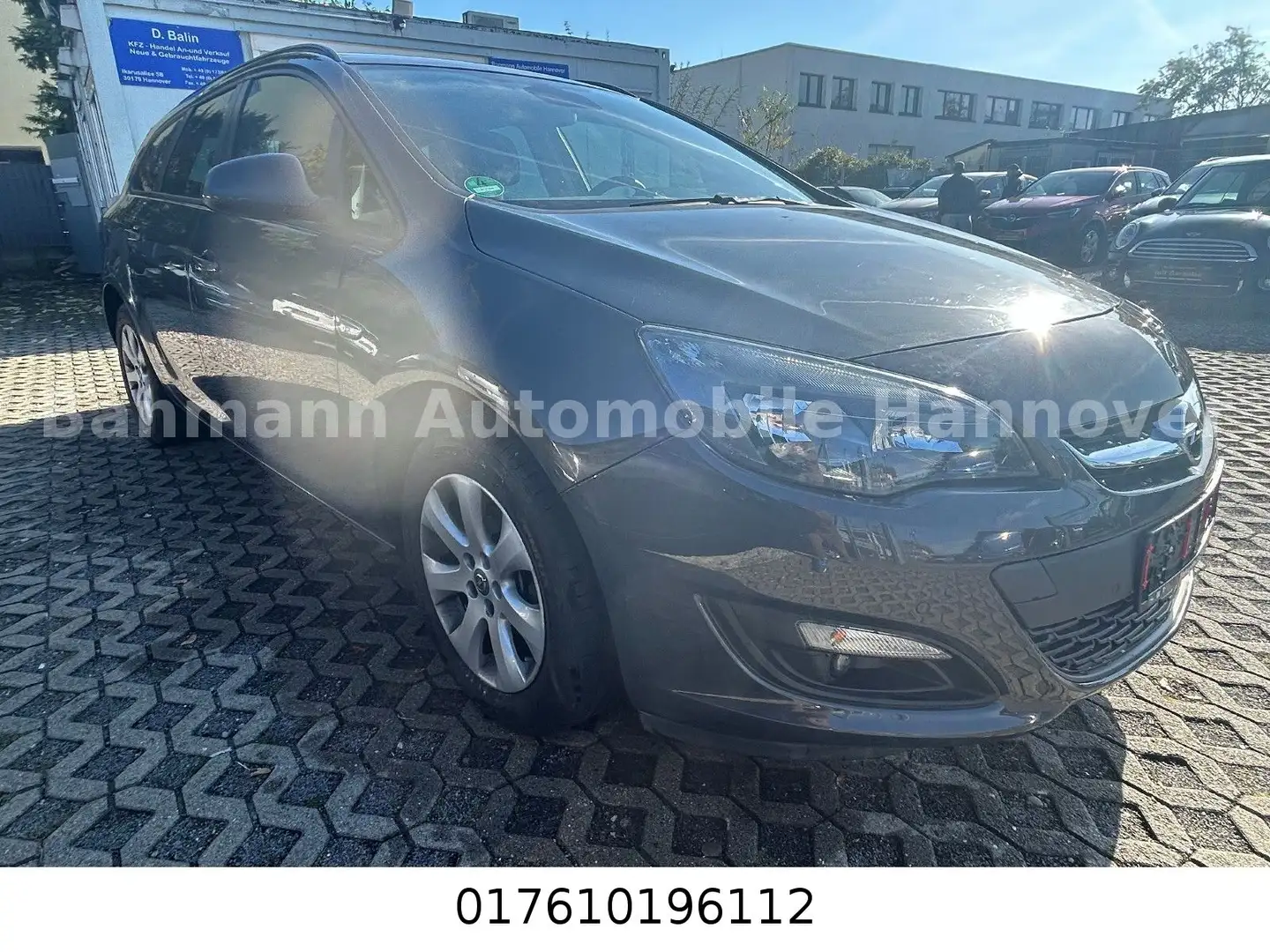 Opel Astra J Sports Tourer Style Motorschaden!!! Gris - 1