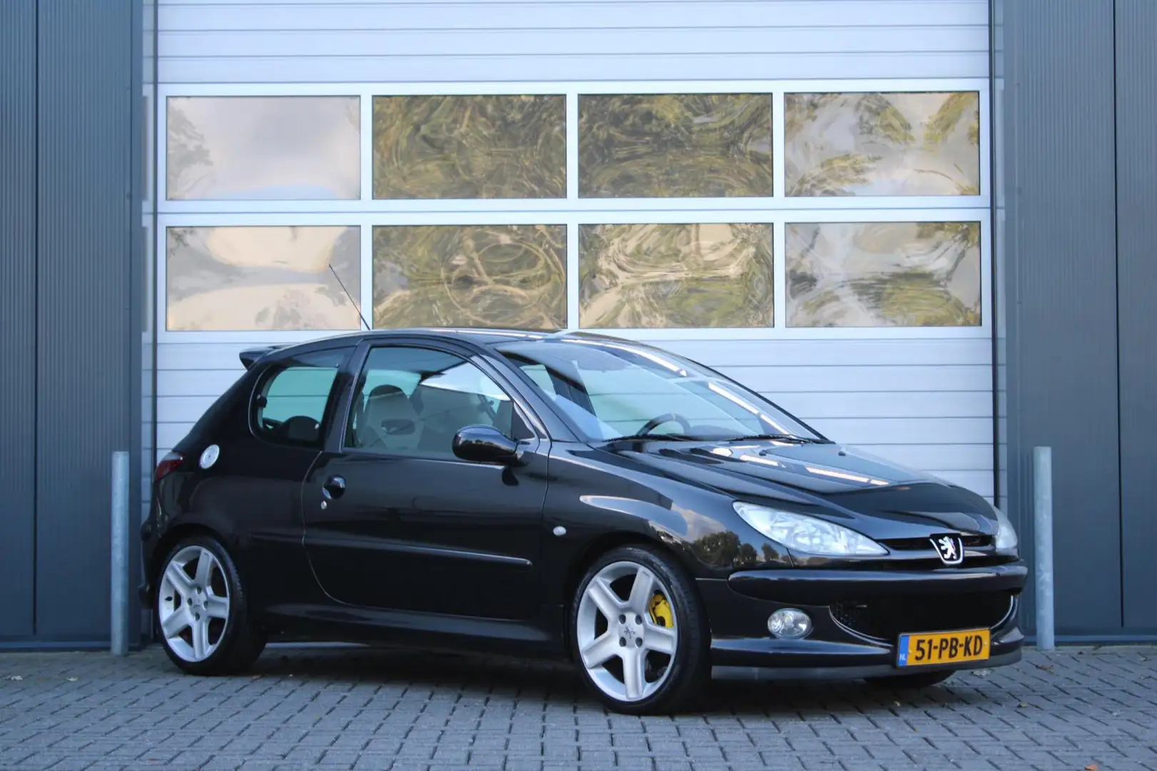 Peugeot 206 2.0-16V RC 177pk Clima/Sportstoelen/Elek.Ramen/C.V Noir - 1