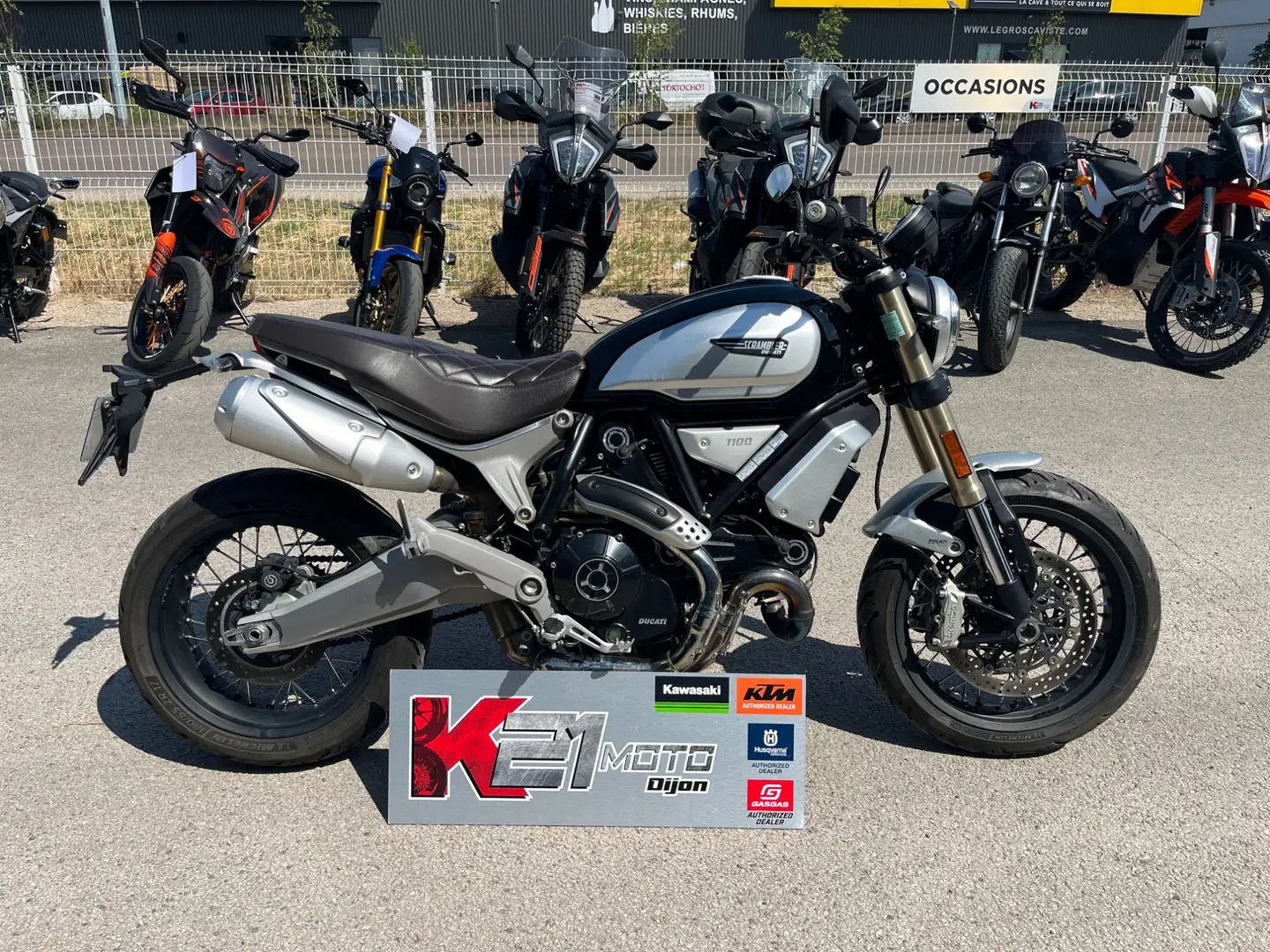 Ducati Scrambler Zwart - 2