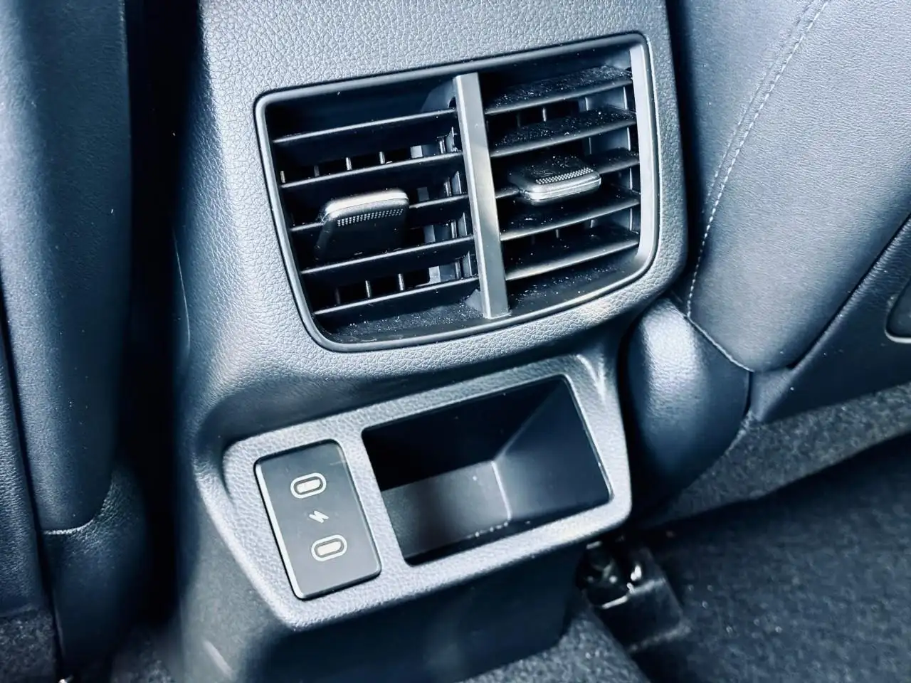 Kia Seltos снимка Kia Seltos
