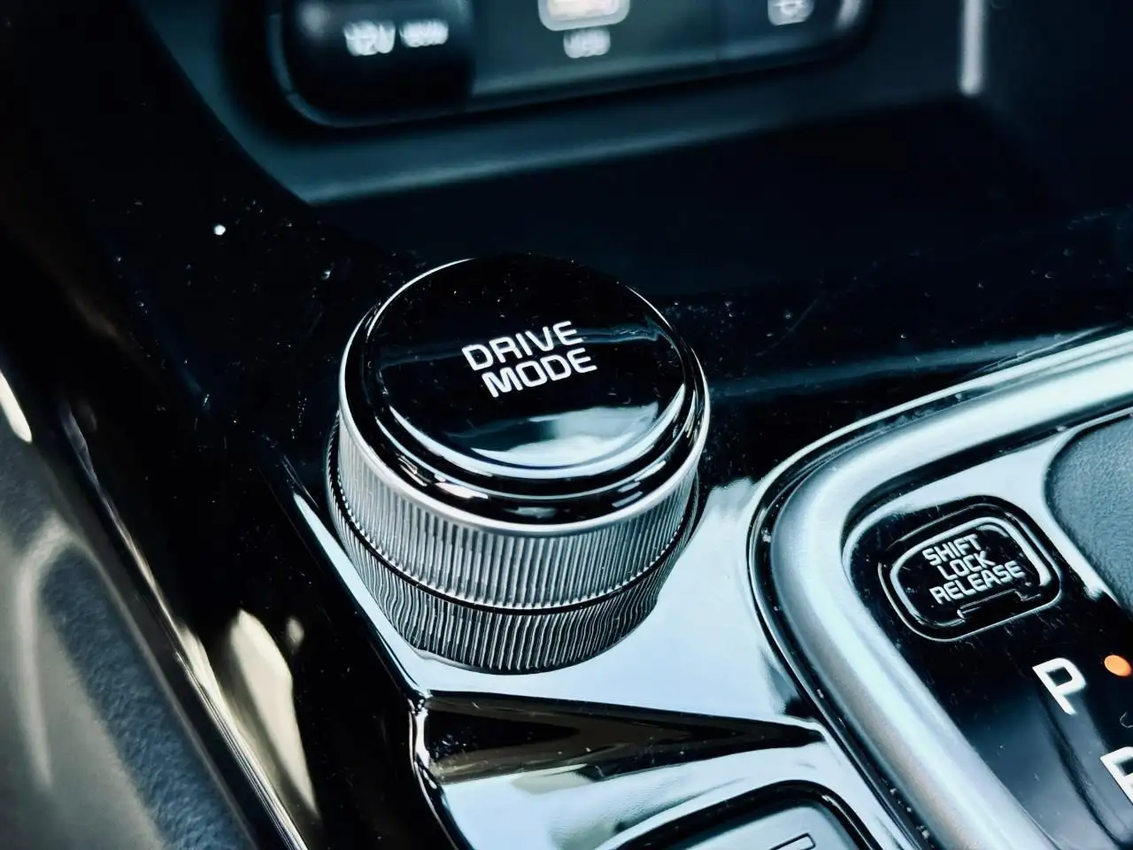 Kia Seltos снимка Kia Seltos