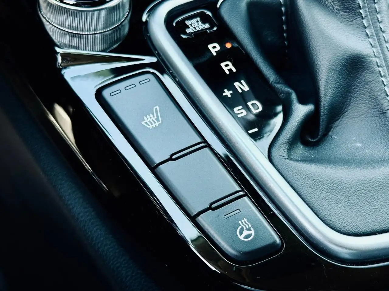 Kia Seltos снимка Kia Seltos