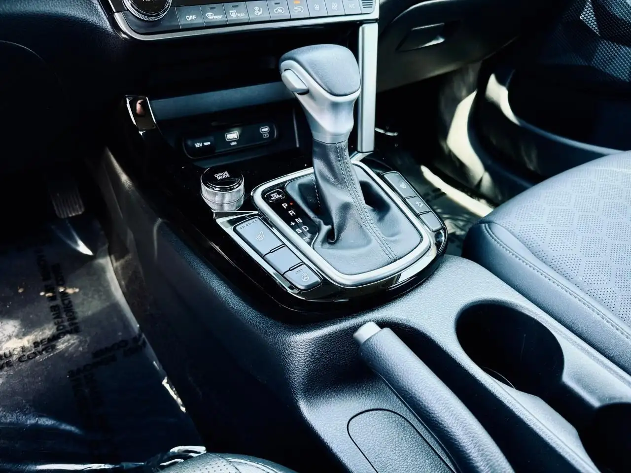 Kia Seltos снимка Kia Seltos