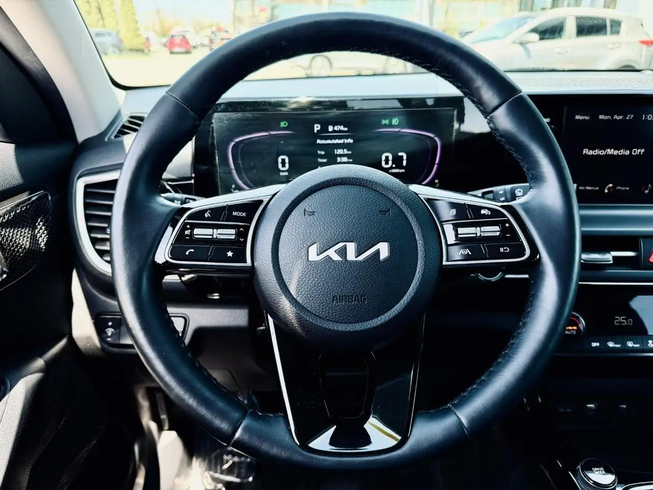 Kia Seltos снимка Kia Seltos