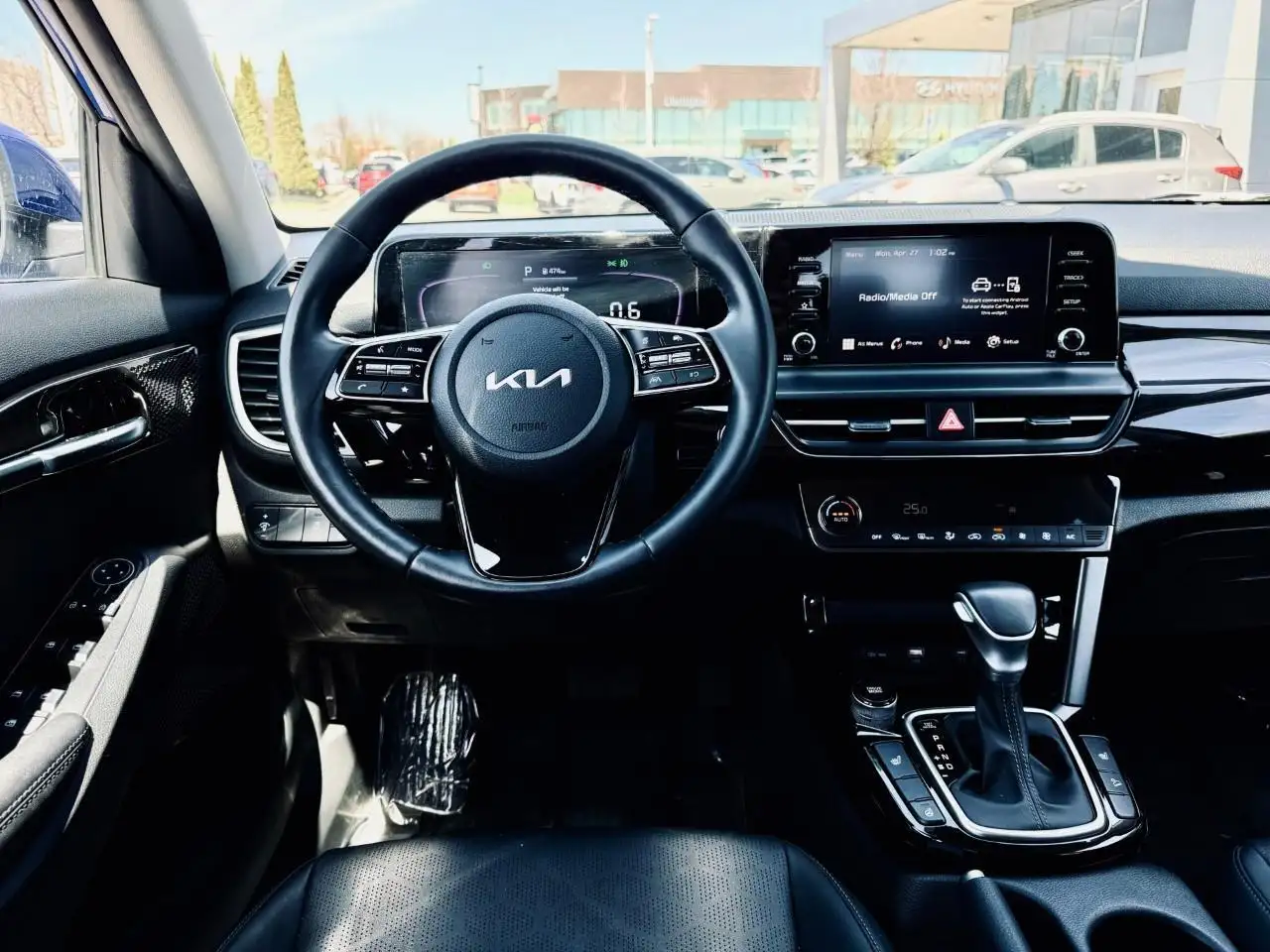 Kia Seltos снимка Kia Seltos