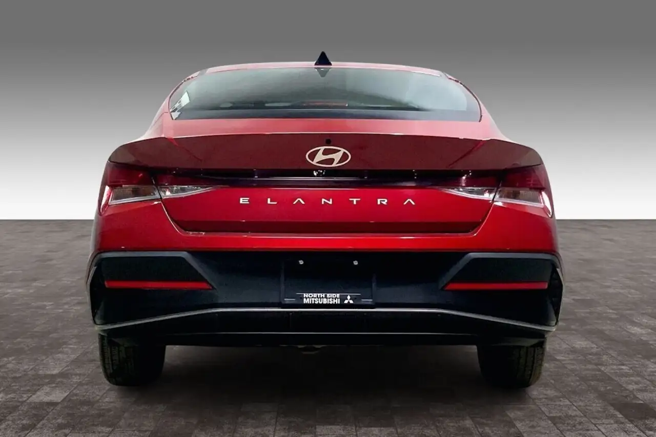 Hyundai ELANTRA снимка Hyundai ELANTRA