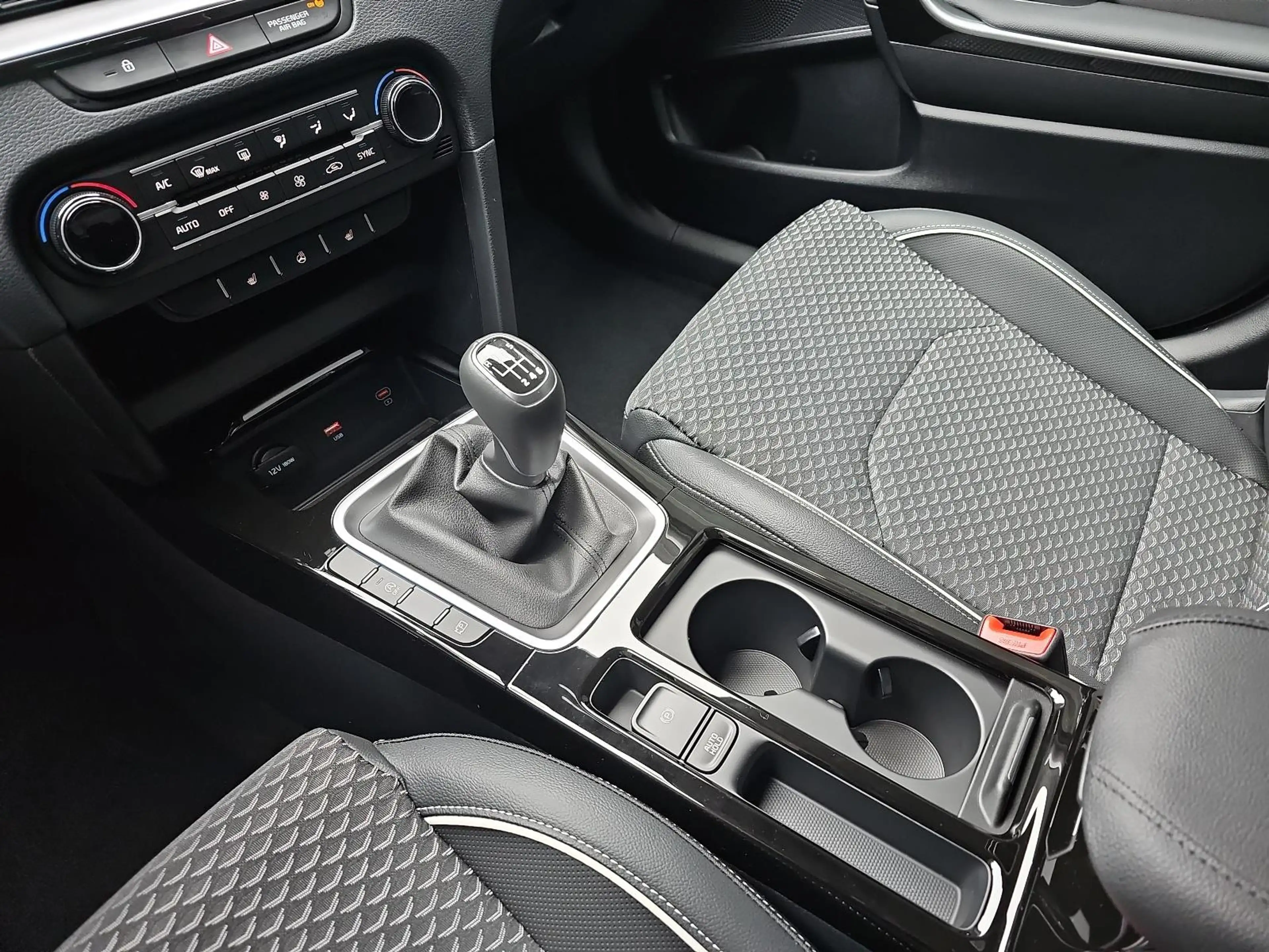 Kia XCeed XCEED 1.0 T-GDI VISION KOMFORT LED — photo 13
