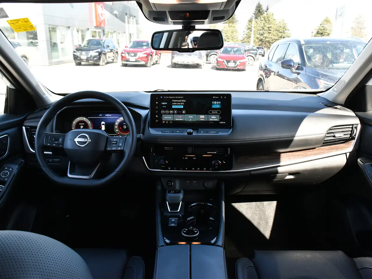 Nissan Rogue снимка Nissan Rogue