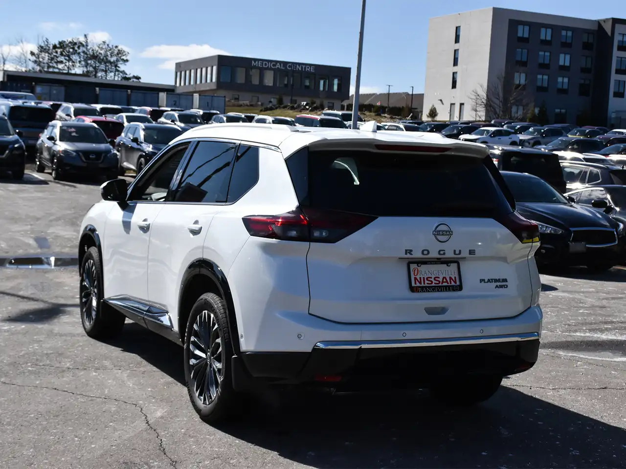 Nissan Rogue снимка Nissan Rogue