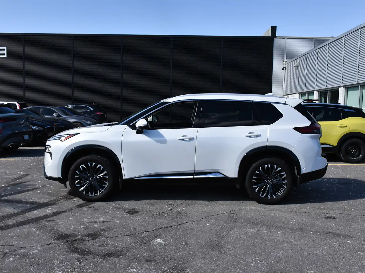 Nissan Rogue снимка Nissan Rogue