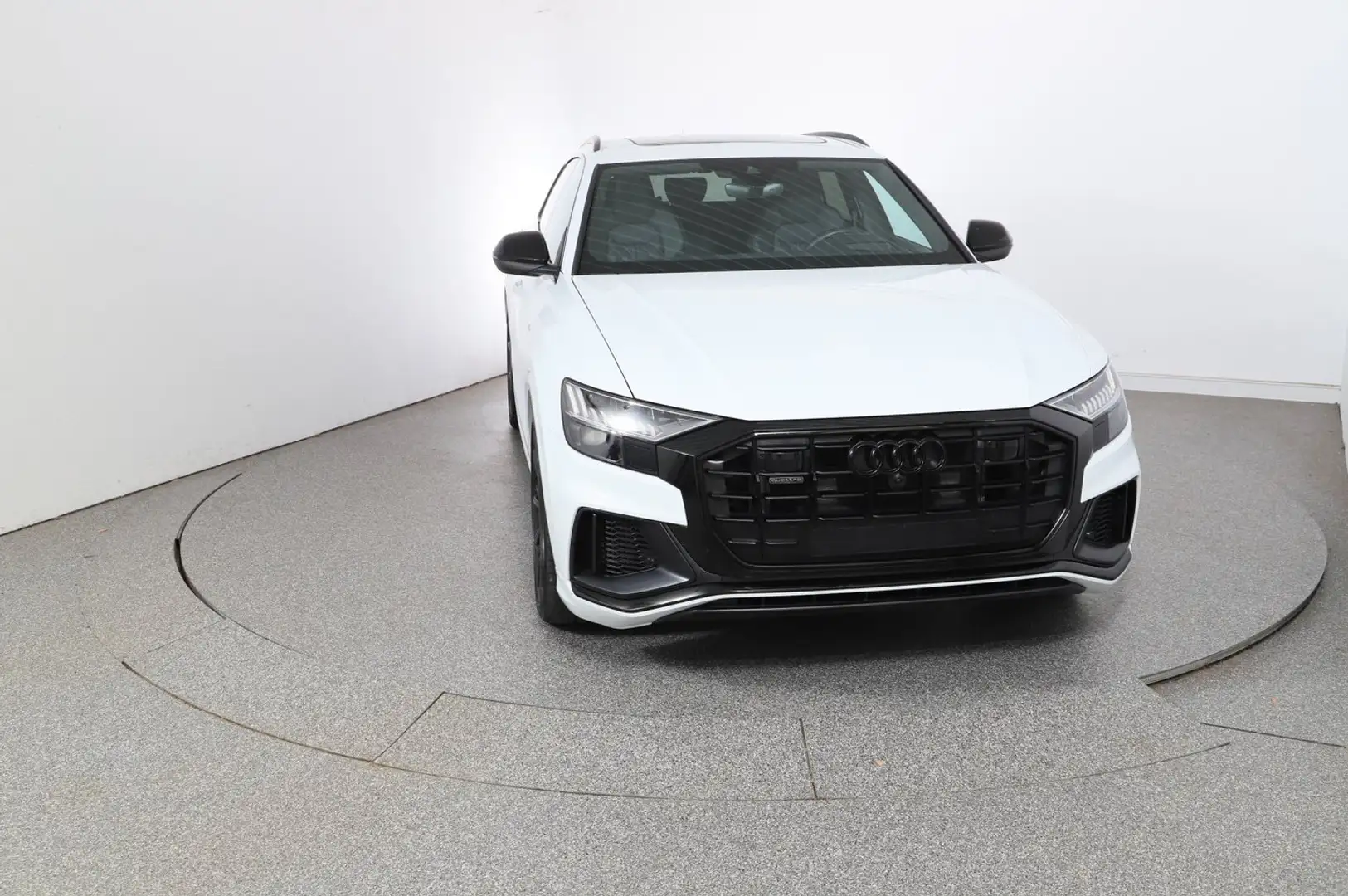 Audi Q8 60 TFSI e quattro Weiß - 2