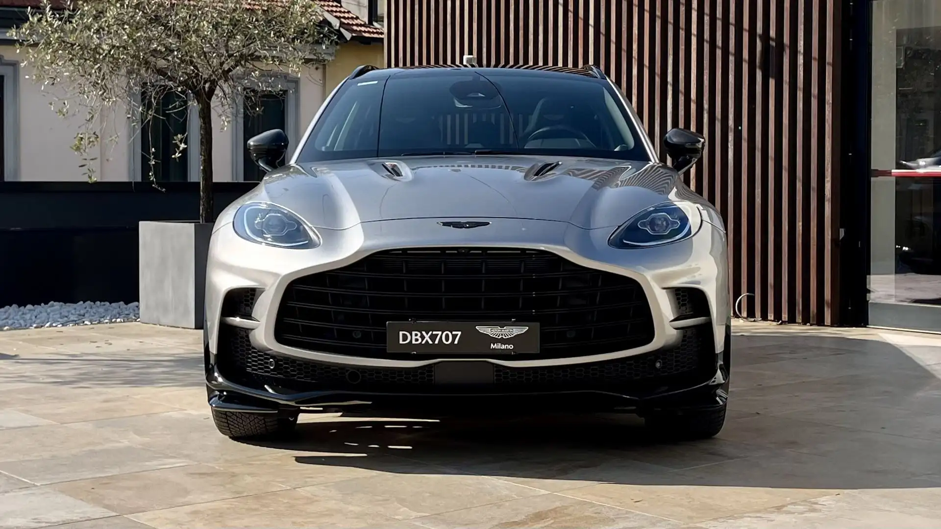 Aston Martin DBX 707 4.0 Argintiu - 2
