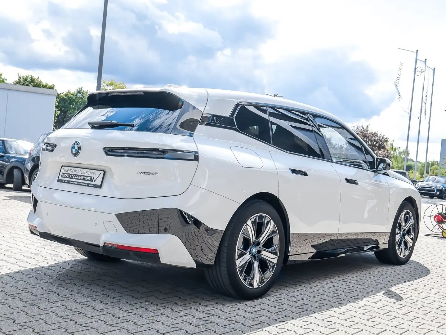 BMW iX xDrive40 M Sport HUD ACC AHK 360°KAM RFK LED Weiß - 2