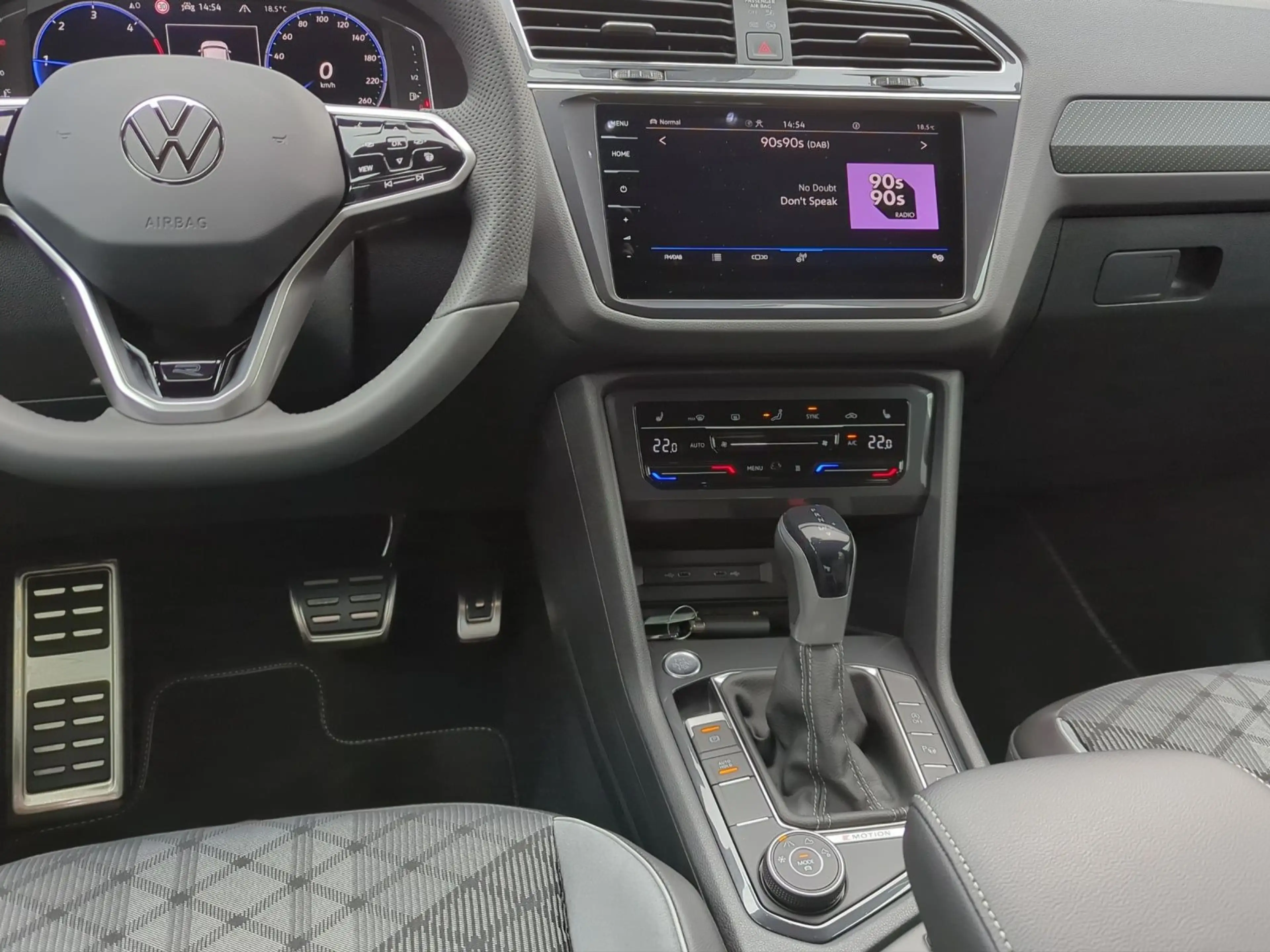 Volkswagen Tiguan 2.0 TDI R-Line 4Motion — photo 5