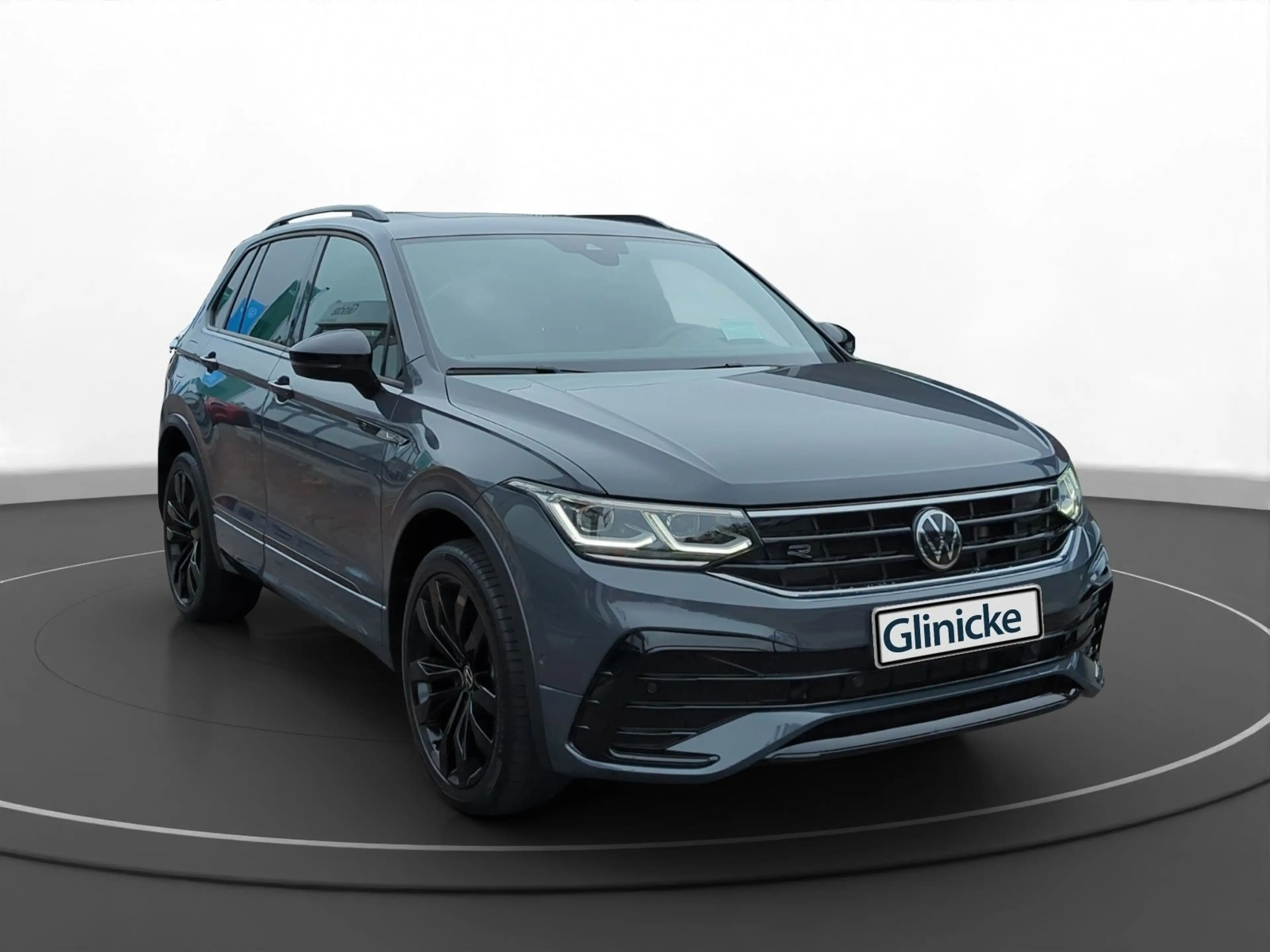 Volkswagen Tiguan 2.0 TDI R-Line 4Motion — photo 13