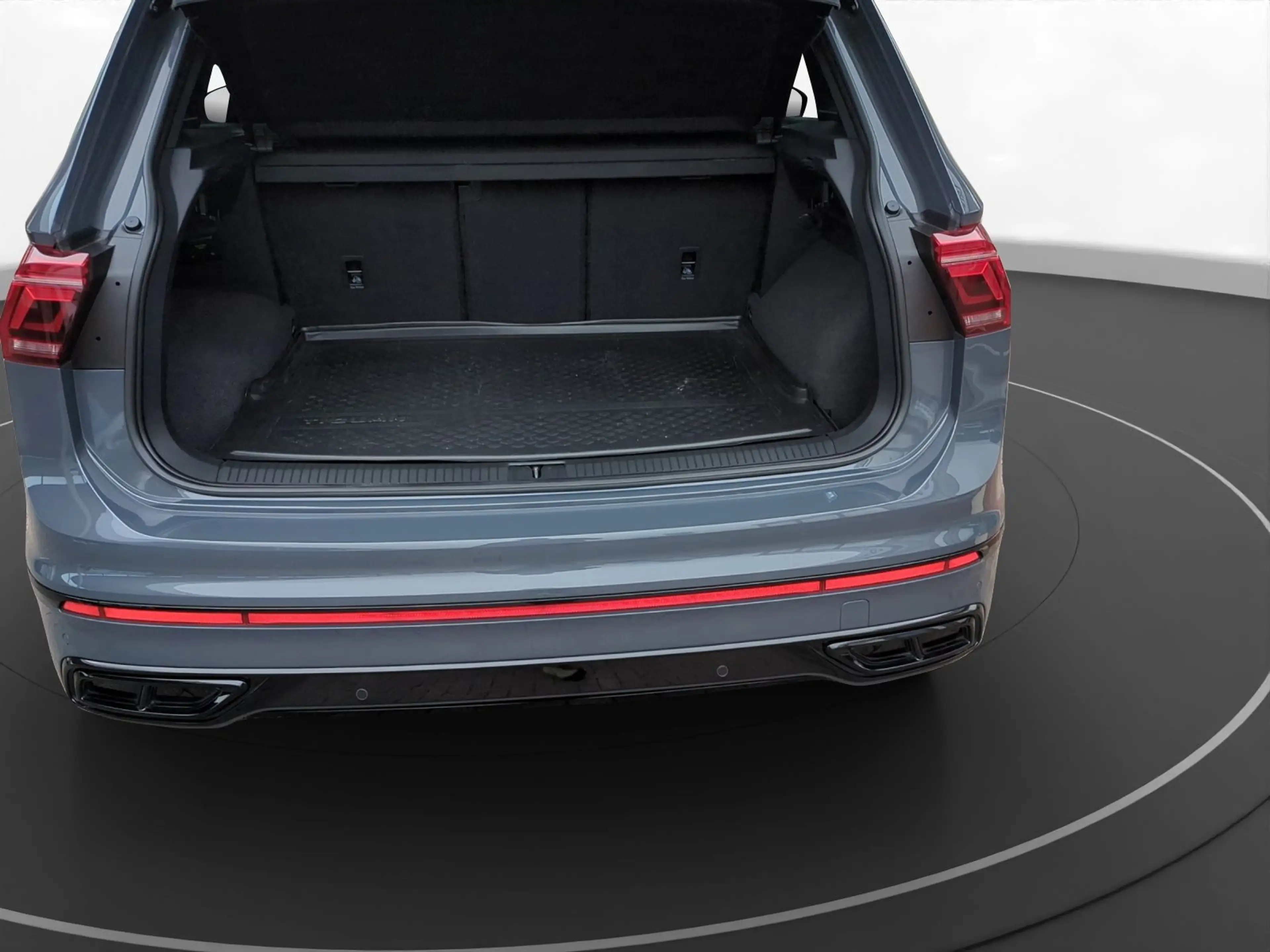 Volkswagen Tiguan 2.0 TDI R-Line 4Motion — photo 8