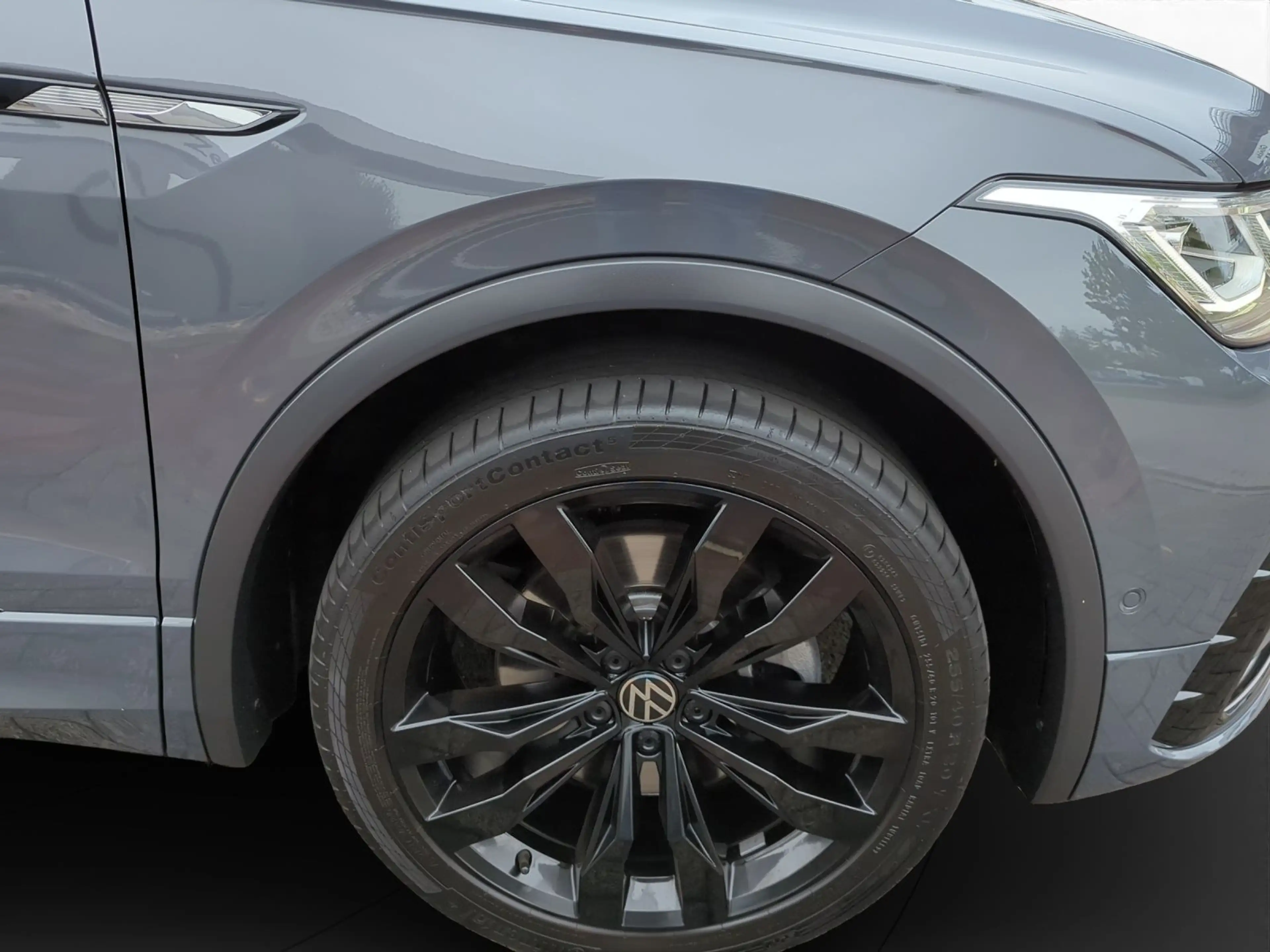 Volkswagen Tiguan 2.0 TDI R-Line 4Motion — photo 12