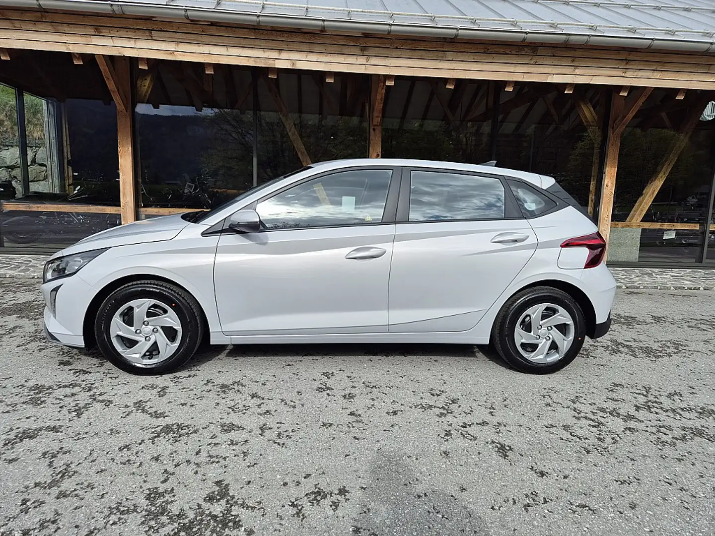 Hyundai i20 1,2 MPI Smart Line Grau - 2