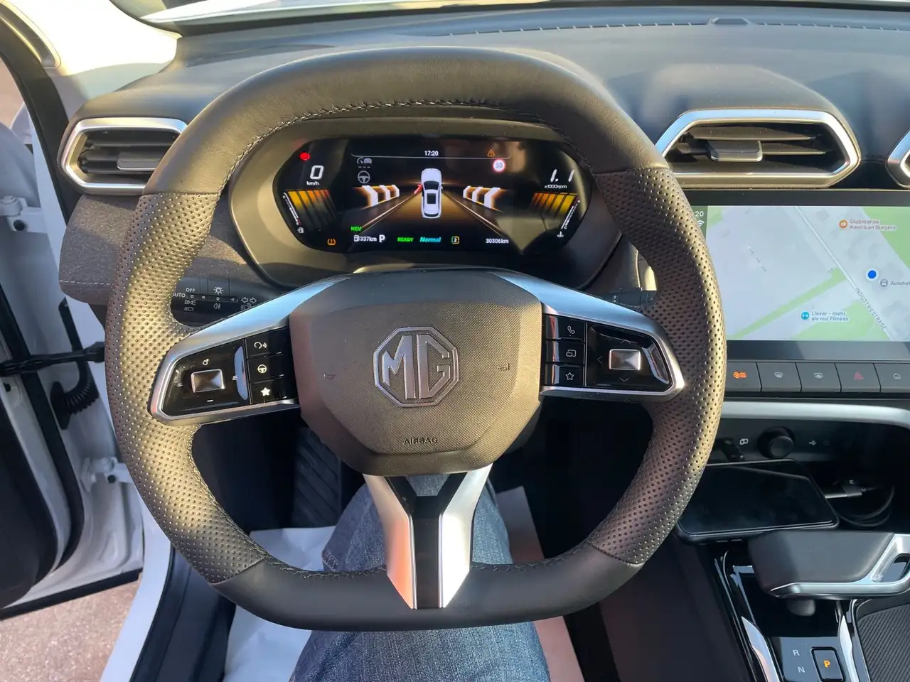 MG ZS 1.5 Hybrid+145 kWLuxury Automatik/Navi/Kamera 21
