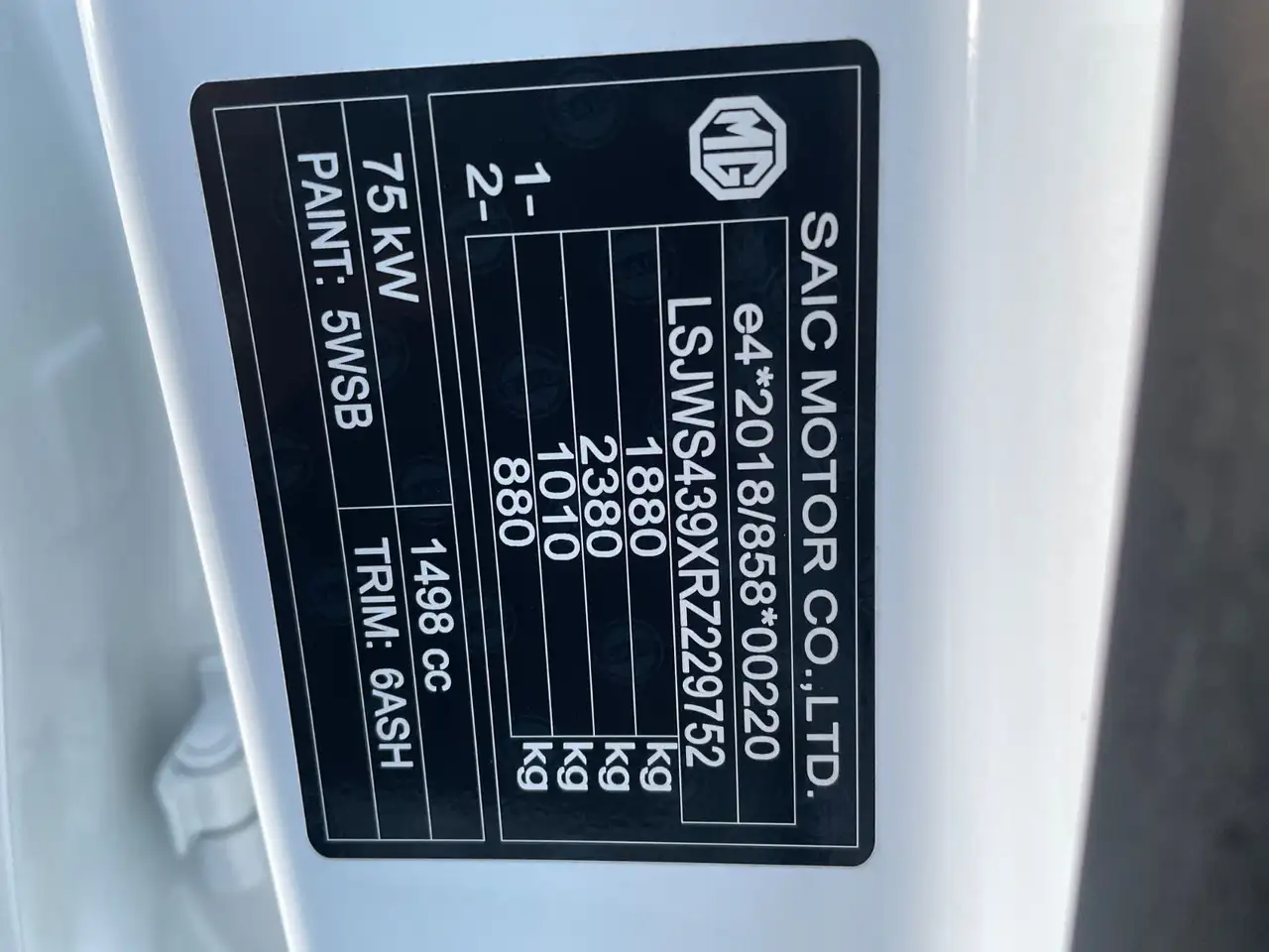 MG ZS 1.5 Hybrid+145 kWLuxury Automatik/Navi/Kamera 29