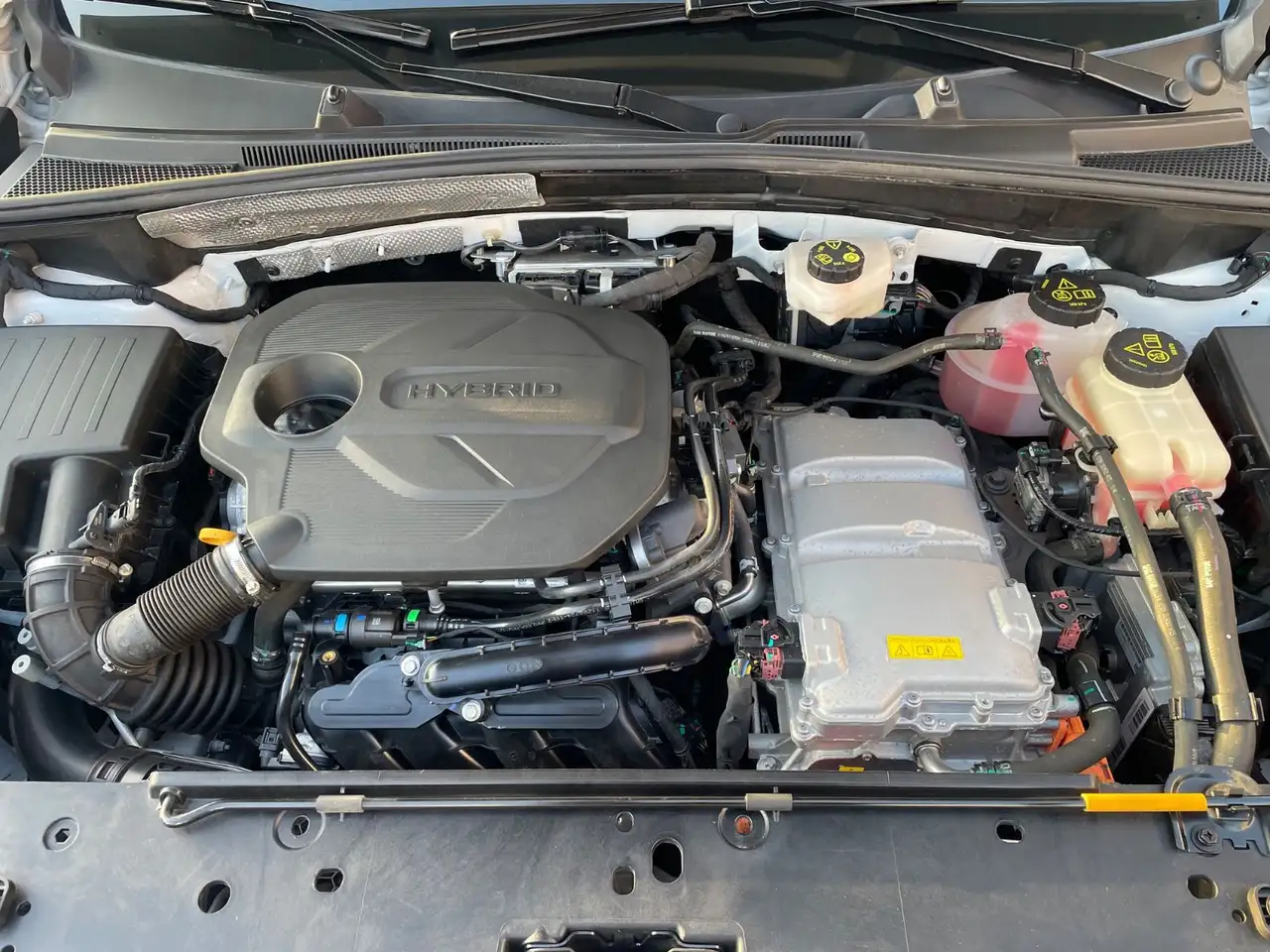 MG ZS 1.5 Hybrid+145 kWLuxury Automatik/Navi/Kamera 31