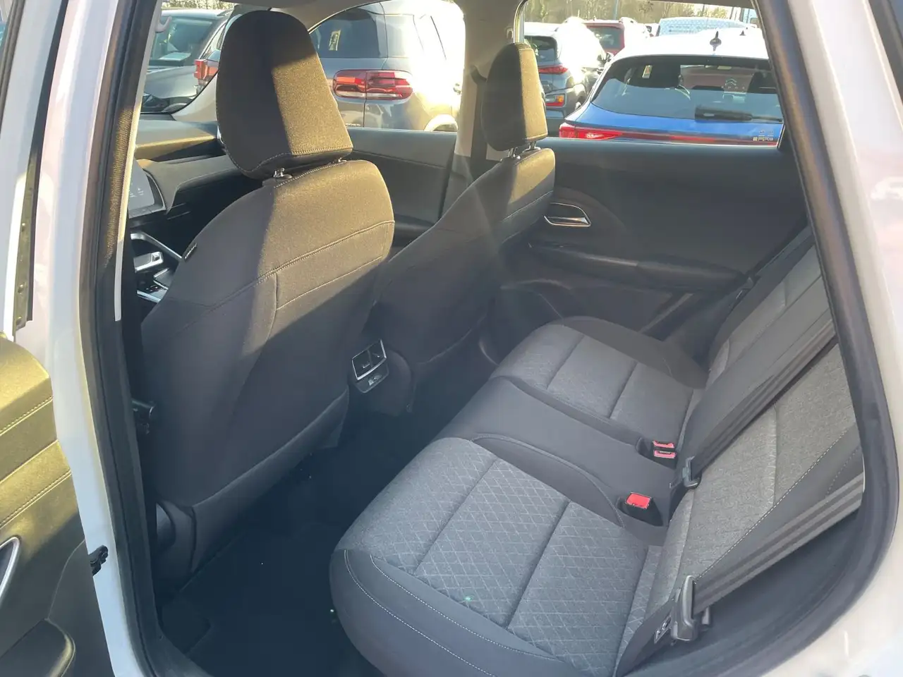 MG ZS 1.5 Hybrid+145 kWLuxury Automatik/Navi/Kamera 26