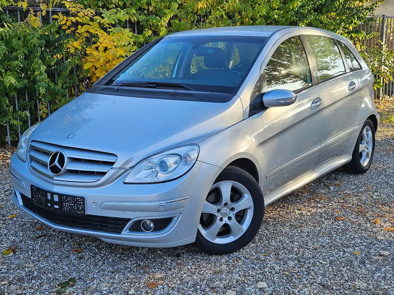 Mercedes-Benz B 200