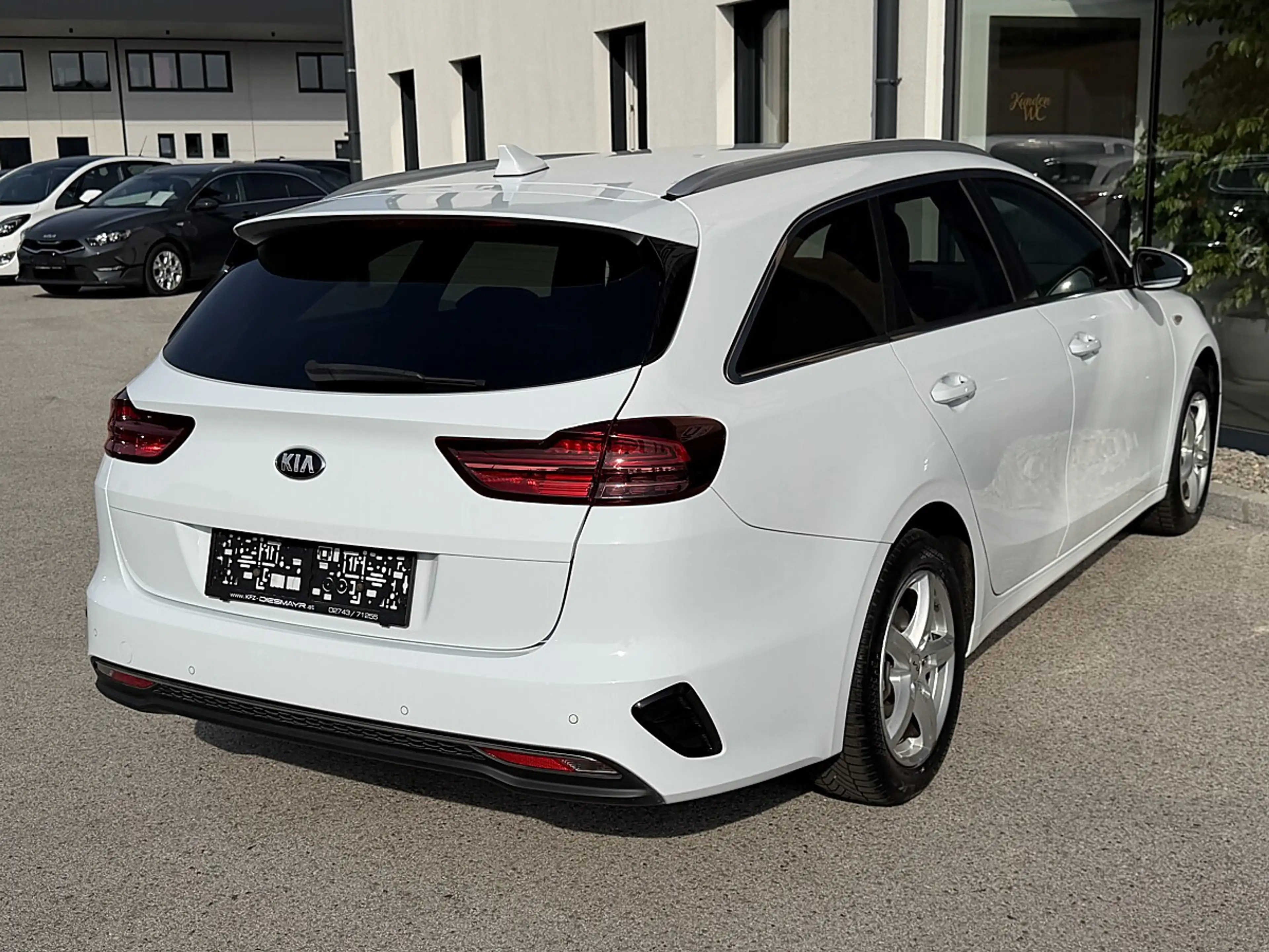 Kia Ceed SW / cee'd SW ceed SW 1,6 CRDi SCR ISG Silber Navi Kamera Sit... — photo 5
