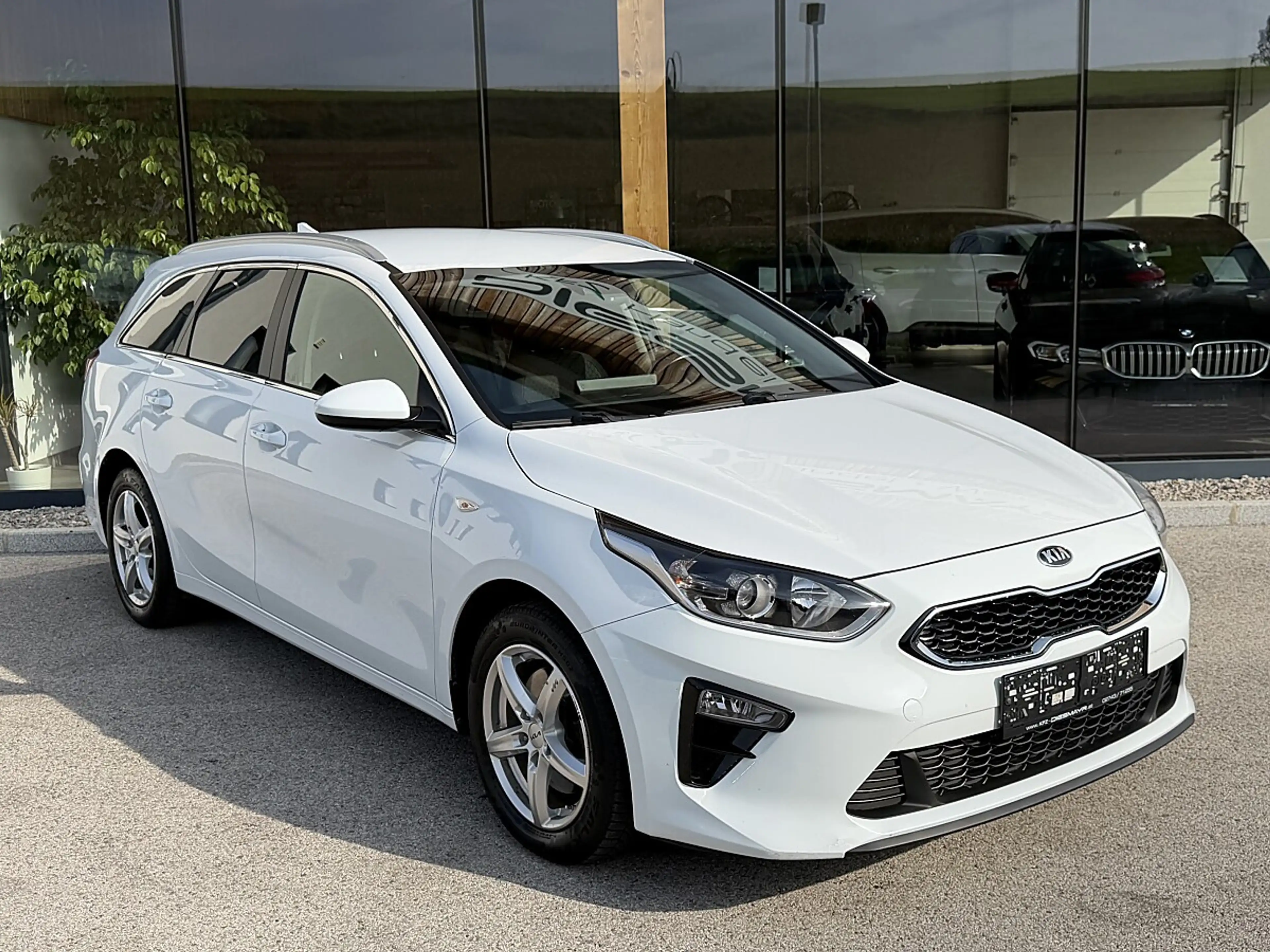 Kia Ceed SW / cee'd SW ceed SW 1,6 CRDi SCR ISG Silber Navi Kamera Sit... — photo 7