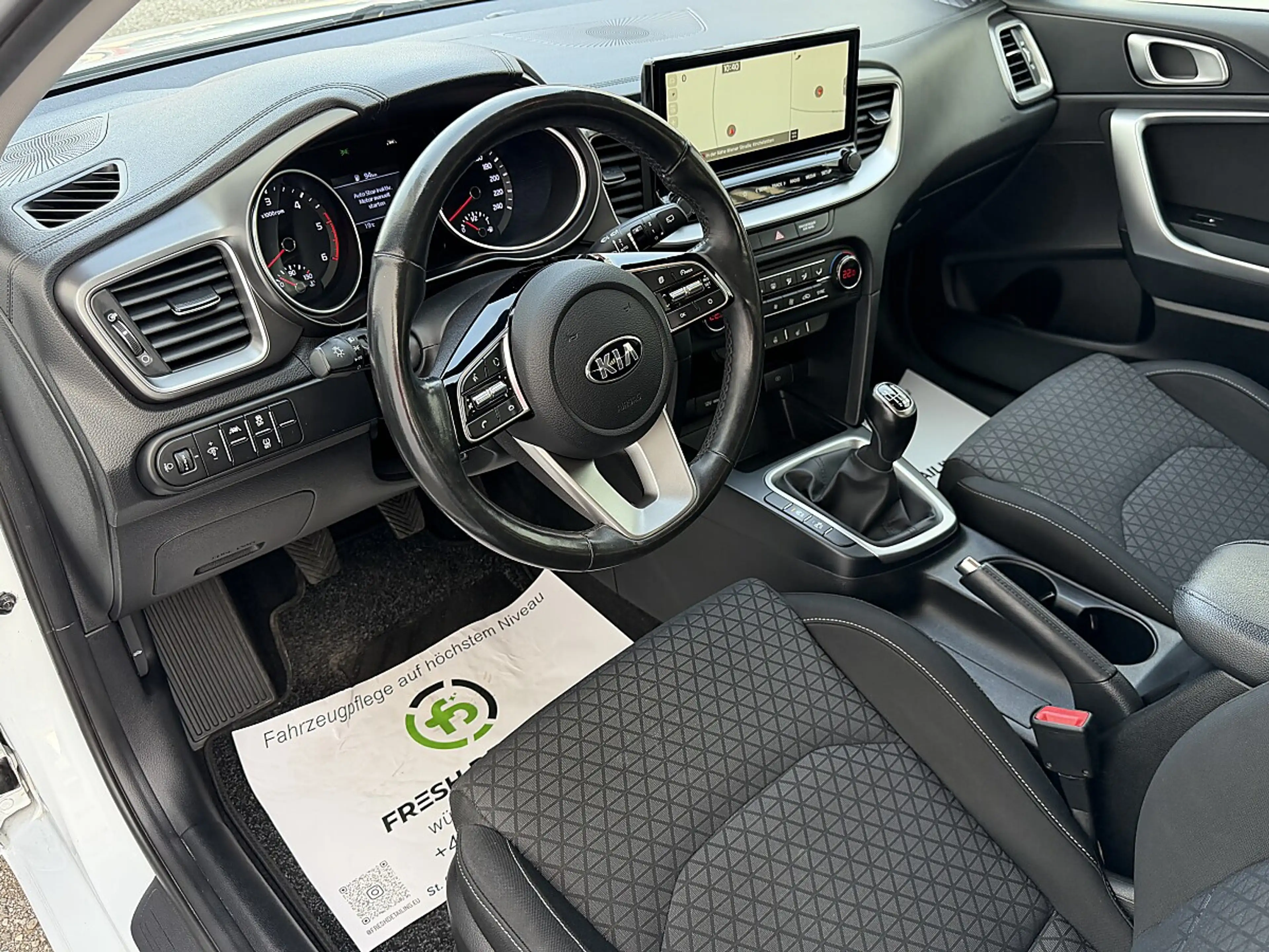 Kia Ceed SW / cee'd SW ceed SW 1,6 CRDi SCR ISG Silber Navi Kamera Sit... — photo 9