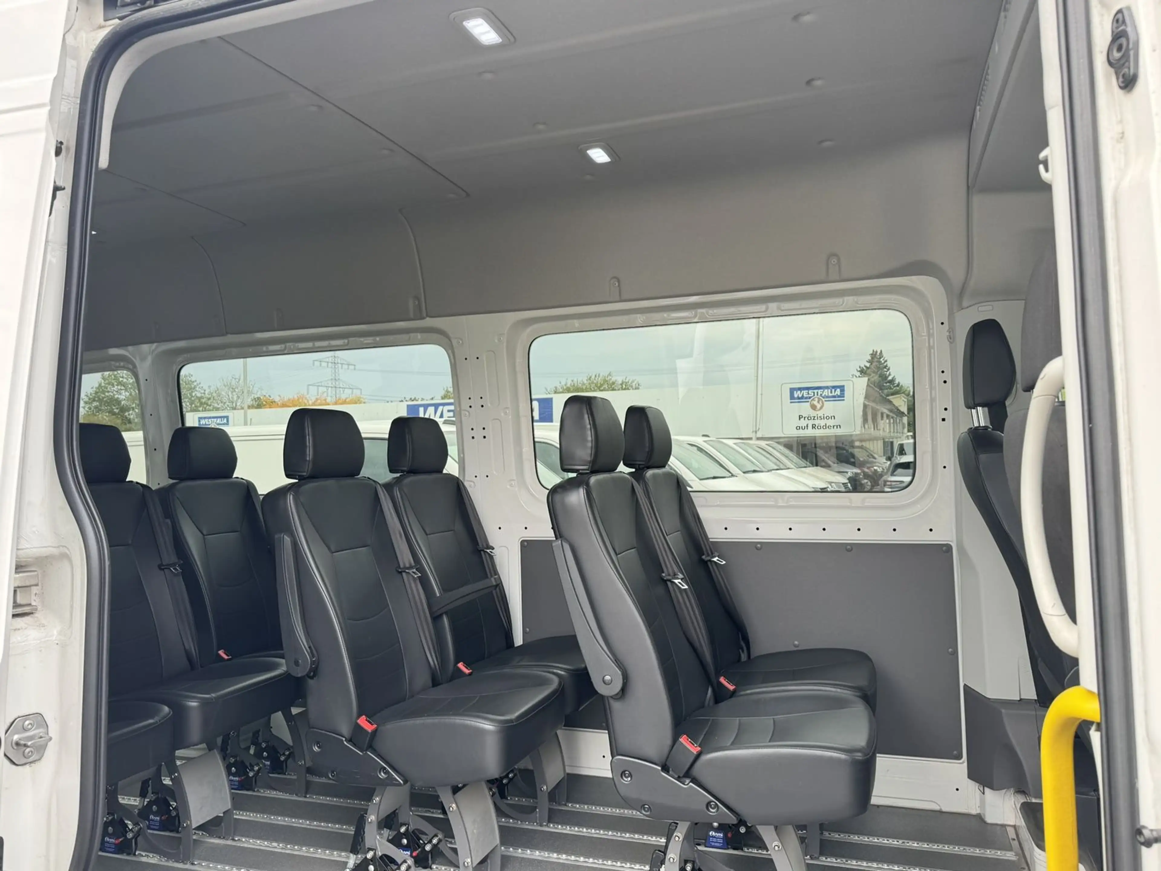 Volkswagen Crafter Kombi 35 LR Maxi L3H2 Standh*PDC*9-Sitze — photo 11