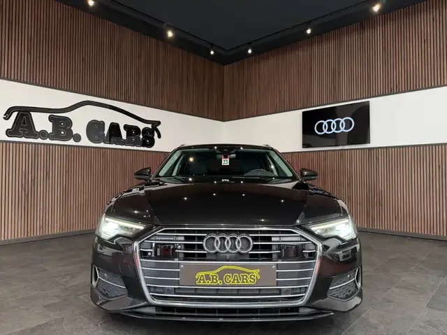 Audi A6 Avant view 2