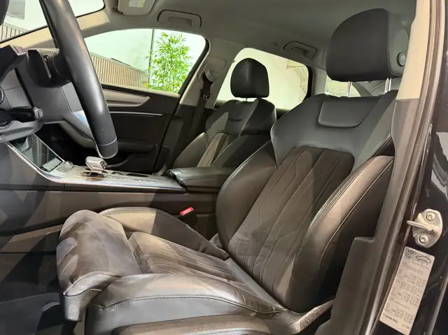 Audi A6 Avant view 8