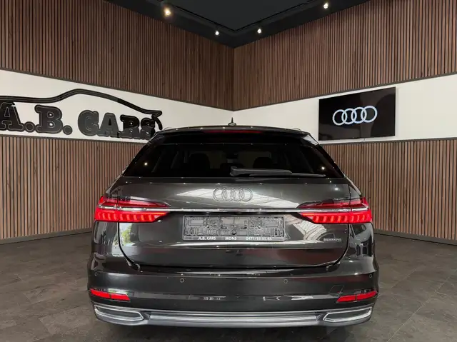Audi A6 Avant view 5
