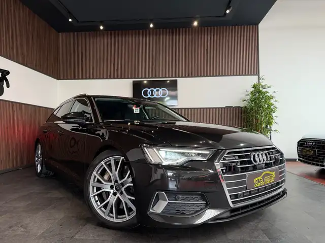 Audi A6 Avant view 3